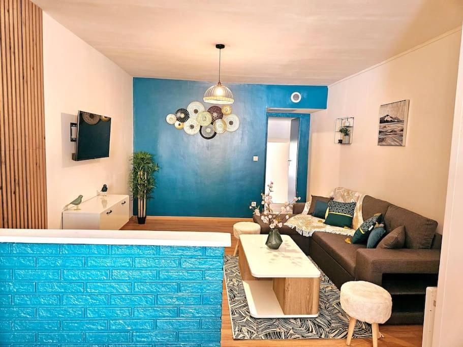 Spacieux Et Charmant Appartement De 47 M2 Charleville-Mezieres Exterior foto